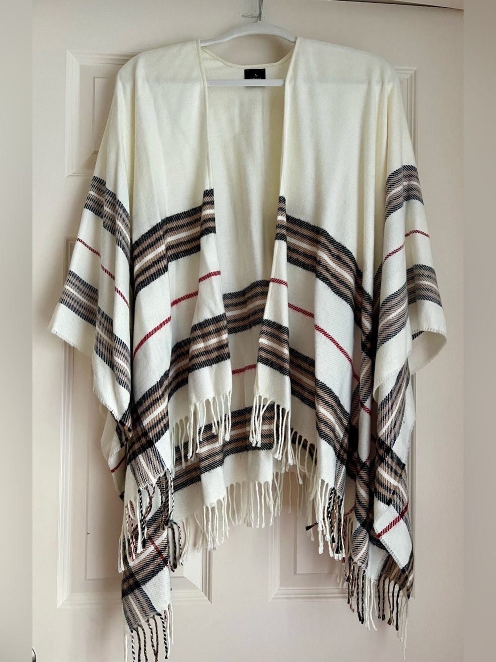 V-Fraas Fringed Plaid Knit Shawl Wrap - Cream/Plaid Print One Size